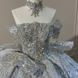 Robe de mariée de bal éblouissante à col bateau et épaules dénudées avec strass XS294 - Product Image 5