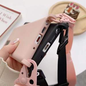 Étui de téléphone en silicone liquide populaire avec <span class=keywords><strong>bandoulière</strong></span> croisée réglable pour <span class=keywords><strong>iPhone</strong></span> 15Pro Max étui de téléphone étui souple complet - Product Image 6