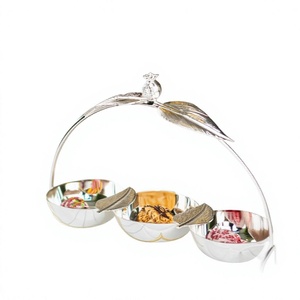 Ensemble de 3 bols de service en métal à motif feuille pour la maison, les hôtels, les fêtes, les fruits secs, les dattes, les noix, centre de table, en promotion - Product Image 1