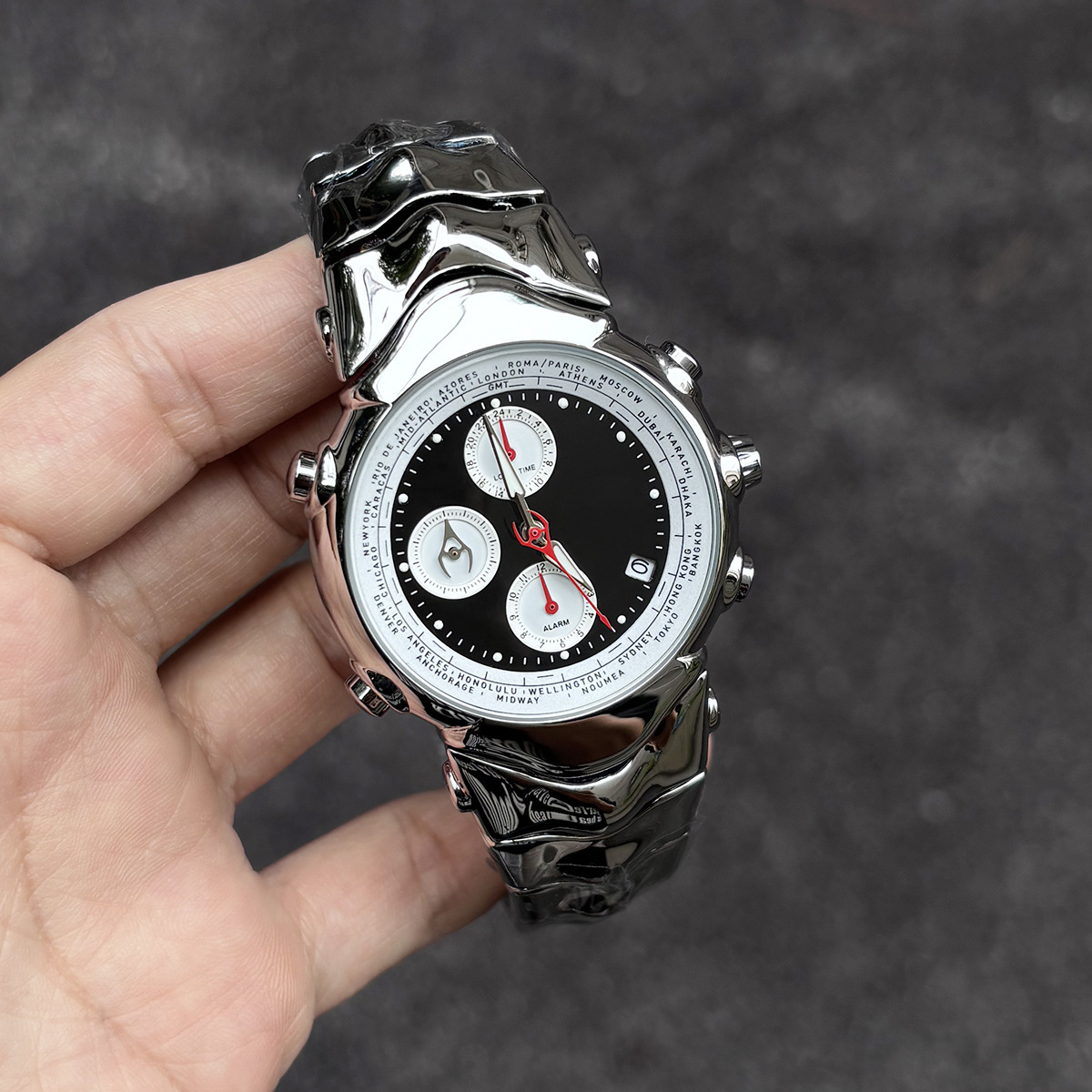 Vintage Y2K Millennium Watch Special-Shaped Retro Fashion Three 