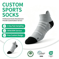 Chaussettes de course professionnelles en tricot ODM pour hommes, épaisses, en tissu éponge, courtes, absorbant la transpiration, respirantes, chaussettes de sport