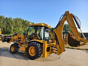Chargeuse-pelleteuse compacte 4x4 JCB 3CX 4CX CAT 416/420f/430, chargeuse de grumes, modèle 2024, charge nominale de 2500 kg - Product Image 6