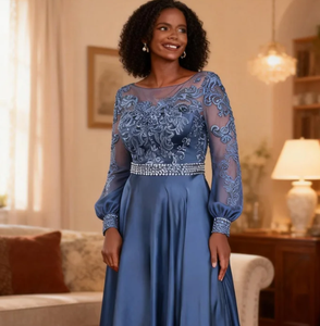 فستان أنيق طويل الأكمام من الساتان المرن لأم العروس مع تطريز دانتيل وخصر مزين بالخرز - Product Image 6