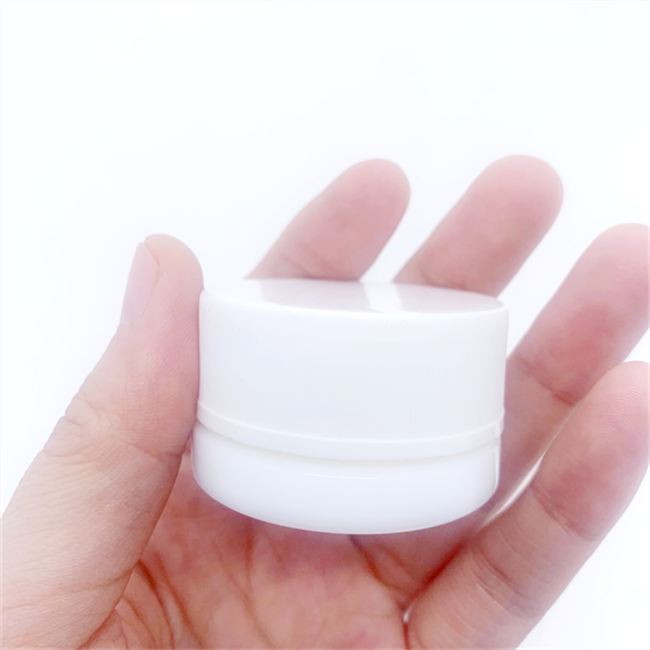 รอบสีขาว