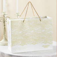 Sac de shopping en papier élégant avec imprimé papillon en dentelle, logo personnalisé pour boutique, salon de beauté, sac papier, boîte cadeau