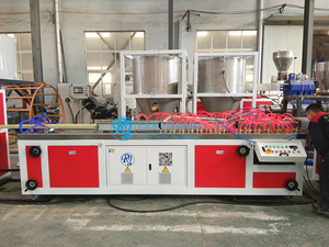 Machine d'extrusion de panneau de porte PVC/WPC Production de profilés de fenêtre/Machines de fabrication de profilés de fenêtre et de cadre de porte - Product Image 4
