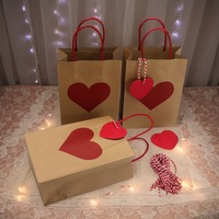 Sacs cadeaux en papier pour la Saint-Valentin et Noël, pochettes d'emballage décorées de cœurs pour les fournitures de fête