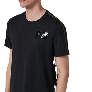 Venta al por mayor de moda Casual camiseta con Logo en la decoración de la <span class=keywords><strong>el</strong></span> pecho delante T camisa para los hombres - Product Image 1