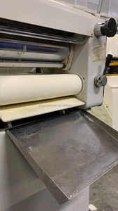 เครื่องขึ้นรูปขนมปังแบบตั้งโต๊ะ ZB280 Best Bakery สำหรับขนมปังก้อนและขนมปังโรล สามารถขึ้นรูปแป้งได้ถึงน้ำหนัก 6 ปอนด์ - Product Image 6