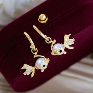 Juego de Accesorios de Plata Pura S925 para DIY con Perlas, Soporte Vacío Estilo Pez Dorado 9339, Colgante y Pendientes de Plata y Oro - Product Image 1