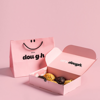 Emballage en papier personnalisé en gros avec logo en relief, en matériau de qualité alimentaire recyclable pour donuts, gaufres, biscuits, desserts, pâtisseries et gâteaux