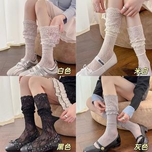 Chaussettes en dentelle pour femmes, mi-mollet, transparentes, en nylon noir, absorbant la sueur, résistantes aux odeurs, chaussettes à la mode W3181 - Product Image 3