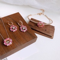 Série Tournesol Rose : Boucles d'oreilles, Bracelet et Collier en Cristal