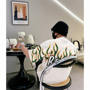 <span class=keywords><strong>T</strong></span>-<span class=keywords><strong>Shirt</strong></span> Oversize da Uomo Streetwear Personalizzata in <span class=keywords><strong>Cotone</strong></span> 100% con Grafica di Fiamme Stampata in Serigrafia Effetto Distressed e Taglie Forti - Product Image 5