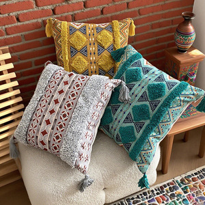 Fodera per cuscino quadrata ricamata artigianalmente vintage, stile boho etnico, con nappe, per divano, camera da letto, soggiorno 18x18 - Product Image 2