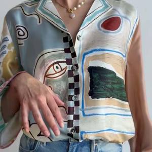 Ensemble assorti en satin imprimé pour femmes |   Ensemble coordonné avec revers cranté pour le travail, les fêtes et les mariages - Product Image 5