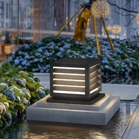 Lampe de clôture carrée de jardin extérieur moderne de haute qualité pilier solaire pont voie clôture lampe de pilier solaire
