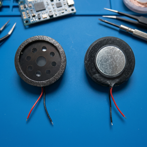 UTL Altavoz Micro de 20 mm con Marco de Plástico y Cable de 0.8W - Product Image 2