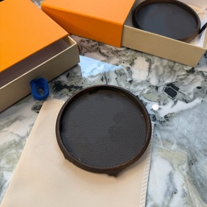 Plateau de service rond en bois écologique de haute qualité, minimaliste, pour les cadeaux de mariage et de fête - Product Image 2