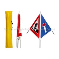 Panneau de signalisation routière pliable et portable avec trépied, signalisation triangulaire déroulable