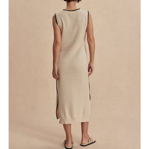 Robe midi chic en maille tricotée pour femme, essentielle pour l'été, à rayures et ajourée avec fentes latérales – Vente en gros - Product Image 2