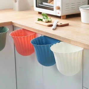 <b>Wall</b> <b>Mounted</b> Flower Shape Trash Can 91g Indoor Kitchen Cabinet Hanging Waste <b>Bin</b> For Food Waste <b>Storage</b> - Product Image 1