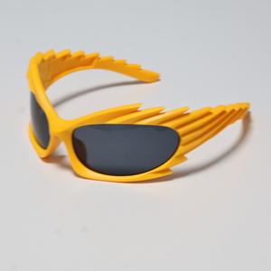 Gafas de sol modernas con forma de ala para hombre, montura negra de PC, protección UV400, lentes clase 2 XH-98046 - Product Image 3