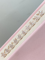 Perhiasan LUMINA Koleksi Terbaru Anting Wanita Emas Au750 Mini yang Indah, Anting Stud Desain Bunga Minimalis Emas Murni 18K