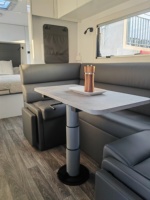 Pied de table de camping-car réglable à dégagement rapide, accessoire d'usine pour cadre de table rotatif dans les camping-cars et les caravanes