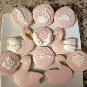 Moule en silicone baroque Muyulin pour fondant, lot de 4, pour décoration de gâteaux, argile polymère, élégant motif de mariage, plume, couronne, coin - Product Image 6