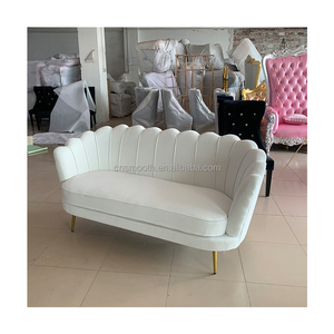 Muebles <span class=keywords><strong>para</strong></span> Bodas, Sofá Moderno de Terciopelo Blanco con Patas Doradas Metálicas, Sofá <span class=keywords><strong>para</strong></span> Bodas - Product Image 1