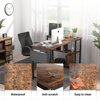 L-vormig metalen computerbureau met houten blad, 2 AC-aansluitingen, 2 USB-poorten, omkeerbaar, opklapbaar, milieuvriendelijk, modern thuiskantoor