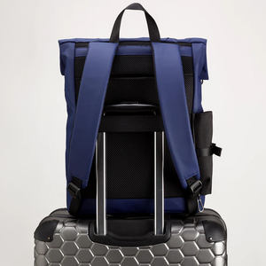 กระเป๋าเป้หนัง PU กันน้ำแบบม้วนปิดปากกระเป๋า ขนาดใหญ่ เหมาะสำหรับชีวิตในเมือง - Product Image 3