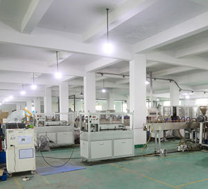 Pistola a Spruzzo ad Alta Pressione ABS Regolabile a Batteria - Impugnatura Comoda Ugello da Giardino Capacità 5 Galloni per Esterni - Product Image 4