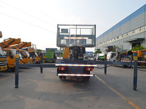 Plataforma Elevadora Telescópica Móvil Montada en Camión con Chasis Dongfeng 4*2 y Elevación Hidráulica de 31 m, Elevador Aéreo para Construcción - Product Image 6