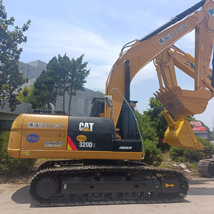 Excavatrice sur chenilles CAT 320D2 de 20 tonnes avec godet de 1m³ de capacité, modèle 2023 en stock, prix bas, occasion. - Product Image 3