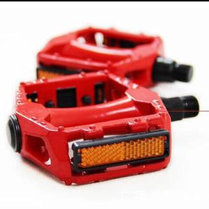 Pédales de vélo de montagne en alliage d'aluminium bleues antidérapantes pour VTT - Product Image 2