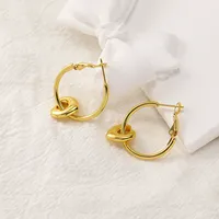 Boucles d'oreilles créoles décorées de cœurs plaqués or poli, clous d'oreilles hypoallergéniques en acier inoxydable pour femmes, pour un usage quotidien et décontracté