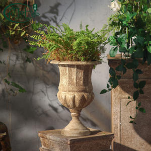 Jarrón de hierro forjado antiguo de estilo europeo para jardín, maceta para plantas de exterior - Product Image 1