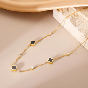 สร้อยคอสแตนเลสสตีลสีดำรูปใบโคลเวอร์สี่แฉกประดับเพชรซิร์คอน ปี 2026 ของขวัญวันเกิดหรือของขวัญแต่งงานสำหรับสาวๆ ที่โชคดีและทันสมัย - Product Image 4