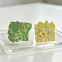 Épinglette en émail dur plaqué or de haute qualité, motif feuille verte, fabriquée sur mesure par l'usine de Kunshan