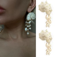Collar de cadena para clavícula con perlas barrocas naturales de agua dulce, estilo moderno para verano, viajes y vacaciones, con conchas exageradas