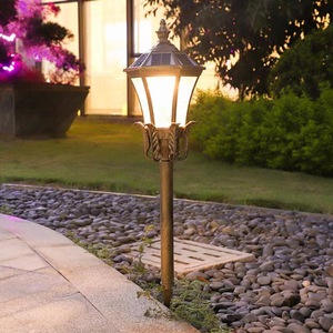 Lampe solaire de jardin en aluminium à LED 2700K blanc chaud, IP65 résistante à l'eau, avec abat-jour en verre et détecteur de mouvement, angle de faisceau 270° - Product Image 5