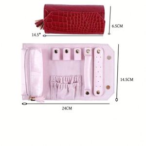 Pochette de maquillage cylindrique en cuir PU à motif crocodile avec fermeture éclair et pompon - Product Image 4