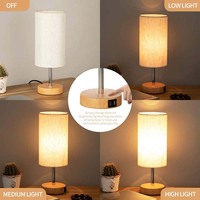 Lampe de table à deux ports USB, trois niveaux de luminosité réglables, base imitation bois, abat-jour en tissu