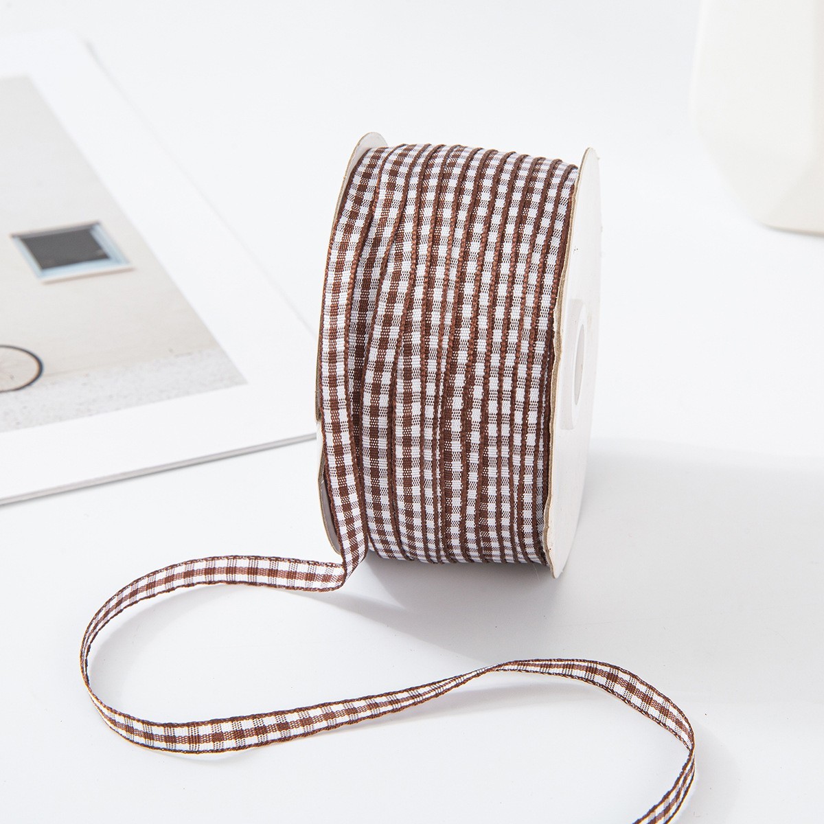 0,6 cm#20 marron, 1 mètre (200 mètres par rouleau)
