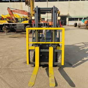 Carburante originale Komatsu 3 ton TCM stacker elettrico spostamento laterale Komatsu 2 ton 3 ton 5 ton 7 ton 10 ton off-road carrello elevatore per la vendita