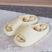 Anti-dérapant salle de bain sandales couleur Pure lumière hommes pantoufles EVA chaussures d'hiver 2023 nouveau Style intérieur et extérieur nuage diapositives femmes