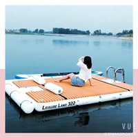 Aire de jeux flottante et ponton flottant pour bateau pneumatique 6 personnes
