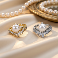 Bague de cocktail pour femme plaquée or 18 carats avec perle, bague tendance à perle volumineuse, cadeau élégant pour les fêtes et les mariages, parfait pour elle
